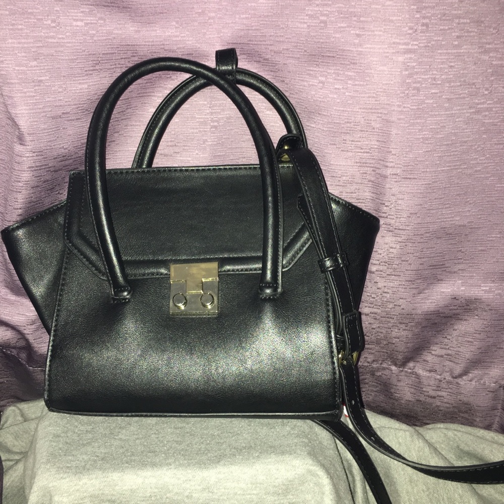 F21 Black Crossbody Purse